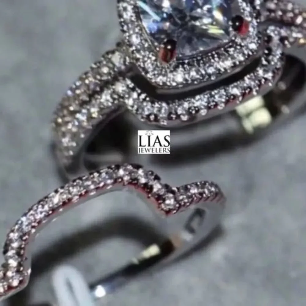 New 10k white gold wedding ring set